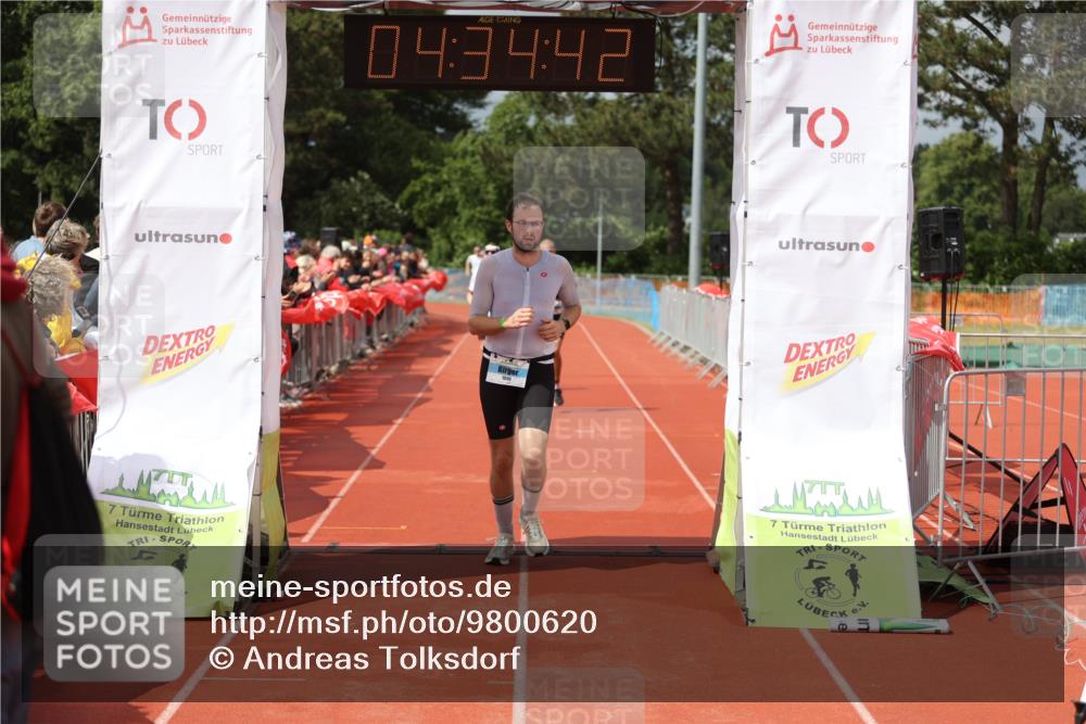 14.06.2026 - 7 Türme Triathlon Andreas Tolksdorf http://msf.ph/oto/9800620 14.06.2026 15:34:41 Ziel 923, 951, 1007, 1086, 1096 meine-sportfotos.de