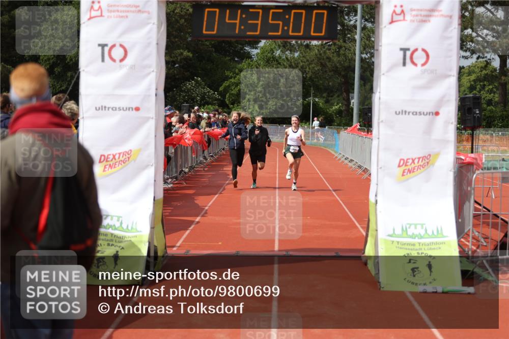 14.06.2026 - 7 Türme Triathlon Andreas Tolksdorf http://msf.ph/oto/9800699 14.06.2026 15:34:59 Ziel 955, 1146, 1185 meine-sportfotos.de
