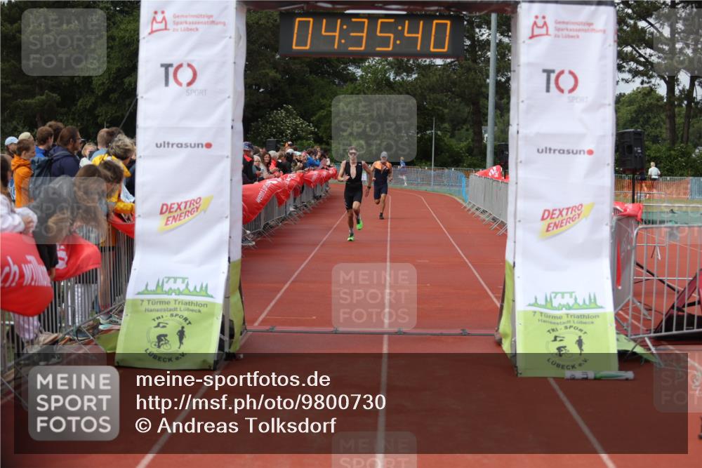 14.06.2026 - 7 Türme Triathlon Andreas Tolksdorf http://msf.ph/oto/9800730 14.06.2026 15:35:39 Ziel 963, 987 meine-sportfotos.de