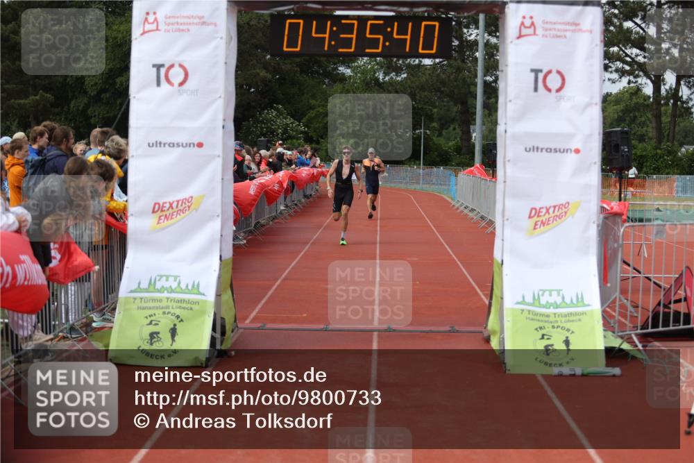 14.06.2026 - 7 Türme Triathlon Andreas Tolksdorf http://msf.ph/oto/9800733 14.06.2026 15:35:39 Ziel 963, 987 meine-sportfotos.de