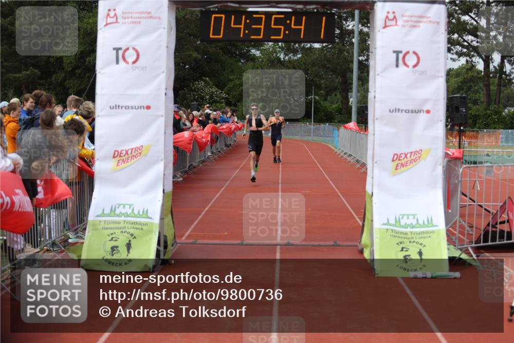 14.06.2026 - 7 Türme Triathlon Andreas Tolksdorf http://msf.ph/oto/9800736 14.06.2026 15:35:39 Ziel 963, 987 meine-sportfotos.de