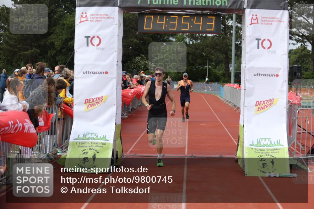 14.06.2026 - 7 Türme Triathlon Andreas Tolksdorf http://msf.ph/oto/9800745 14.06.2026 15:35:42 Ziel 963, 987 meine-sportfotos.de