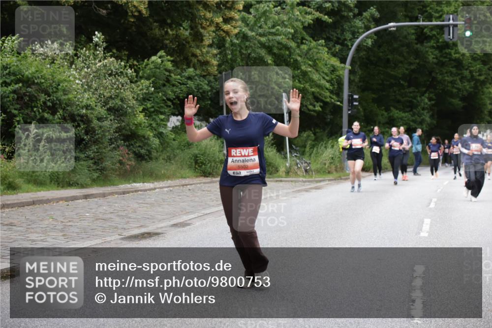 14.06.2026 - REWE Women's Run Jannik Wohlers http://msf.ph/oto/9800753 14.06.2026 11:04:39 Laufen 5302, 657 meine-sportfotos.de