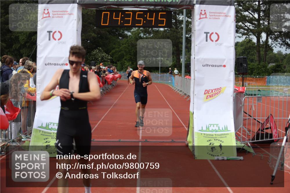 14.06.2026 - 7 Türme Triathlon Andreas Tolksdorf http://msf.ph/oto/9800759 14.06.2026 15:35:44 Ziel 963, 987 meine-sportfotos.de