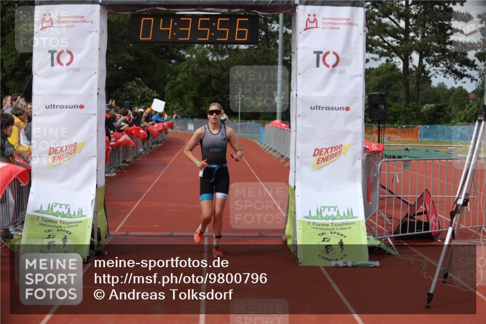 14.06.2026 - 7 Türme Triathlon Andreas Tolksdorf http://msf.ph/oto/9800796 14.06.2026 15:35:55 Ziel 1703 meine-sportfotos.de