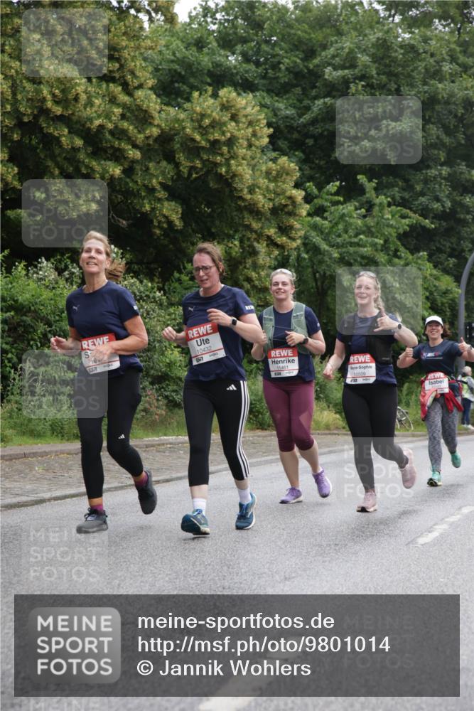 14.06.2026 - REWE Women's Run Jannik Wohlers http://msf.ph/oto/9801014 14.06.2026 10:08:32 Laufen 57, 10432, 11461, 10509 meine-sportfotos.de
