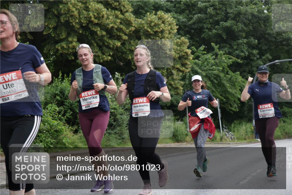 14.06.2026 - REWE Women's Run Jannik Wohlers http://msf.ph/oto/9801023 14.06.2026 10:08:34 Laufen 10432, 657, 11461, 10509, 651, 11166 meine-sportfotos.de