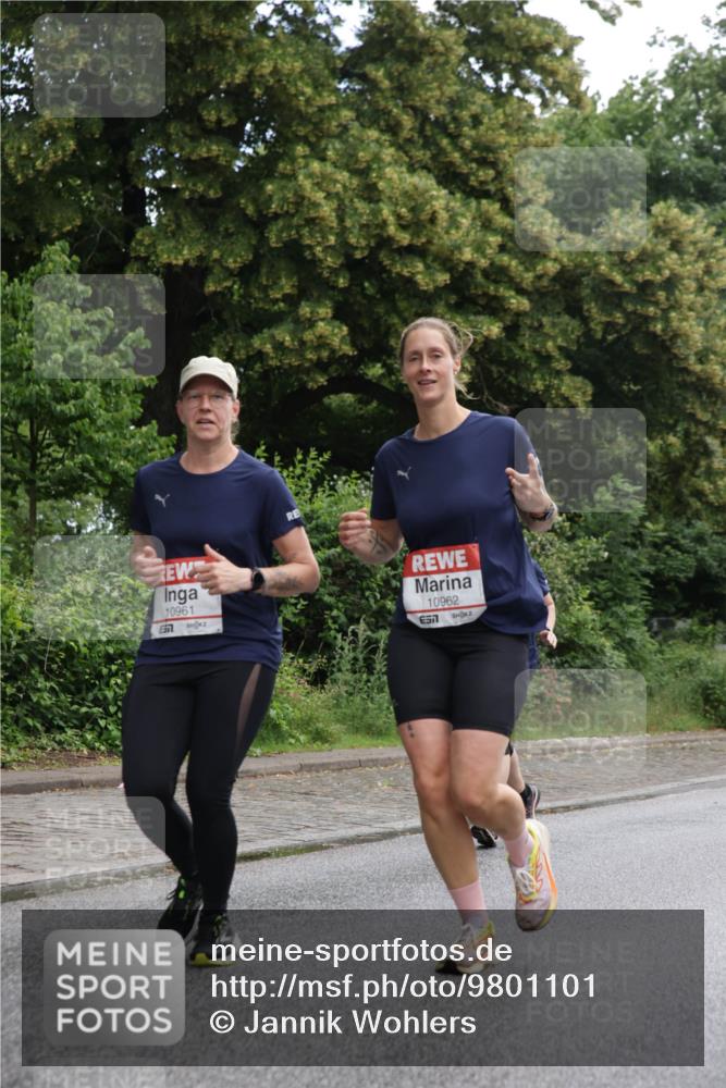14.06.2026 - REWE Women's Run Jannik Wohlers http://msf.ph/oto/9801101 14.06.2026 10:08:55 Laufen 10961, 517, 10962, 57 meine-sportfotos.de
