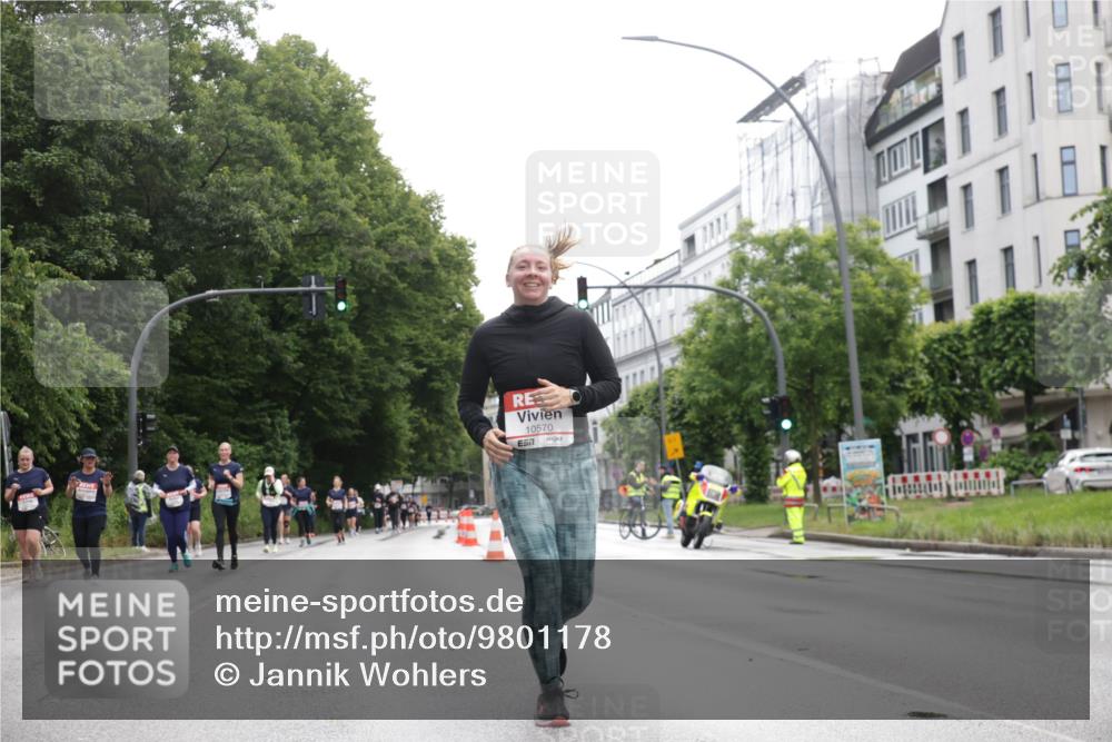 14.06.2026 - REWE Women's Run Jannik Wohlers http://msf.ph/oto/9801178 14.06.2026 10:09:14 Laufen 10570 meine-sportfotos.de