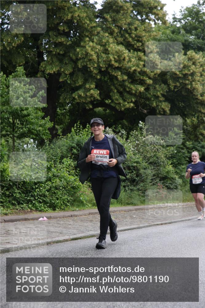 14.06.2026 - REWE Women's Run Jannik Wohlers http://msf.ph/oto/9801190 14.06.2026 10:09:17 Laufen 10420 meine-sportfotos.de