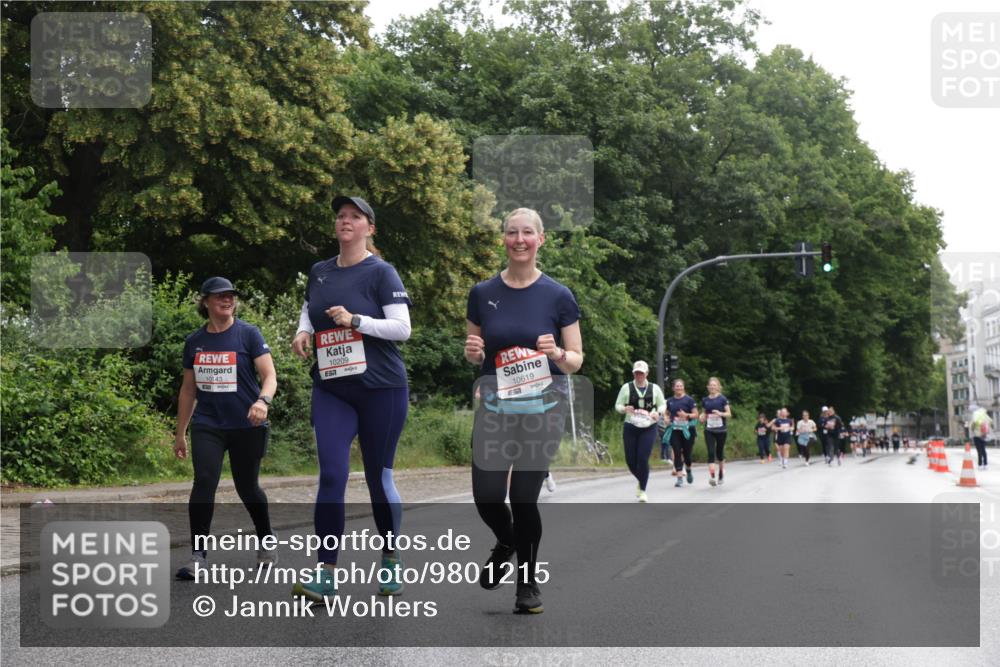 14.06.2026 - REWE Women's Run Jannik Wohlers http://msf.ph/oto/9801215 14.06.2026 10:09:22 Laufen 10143, 10209, 57, 10619, 57 meine-sportfotos.de
