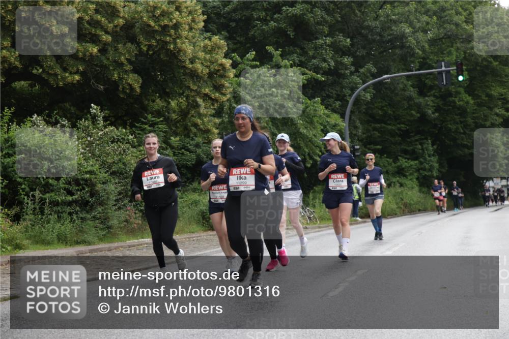 14.06.2026 - REWE Women's Run Jannik Wohlers http://msf.ph/oto/9801316 14.06.2026 10:09:44 Laufen 10487, 11299, 577, 11168 meine-sportfotos.de