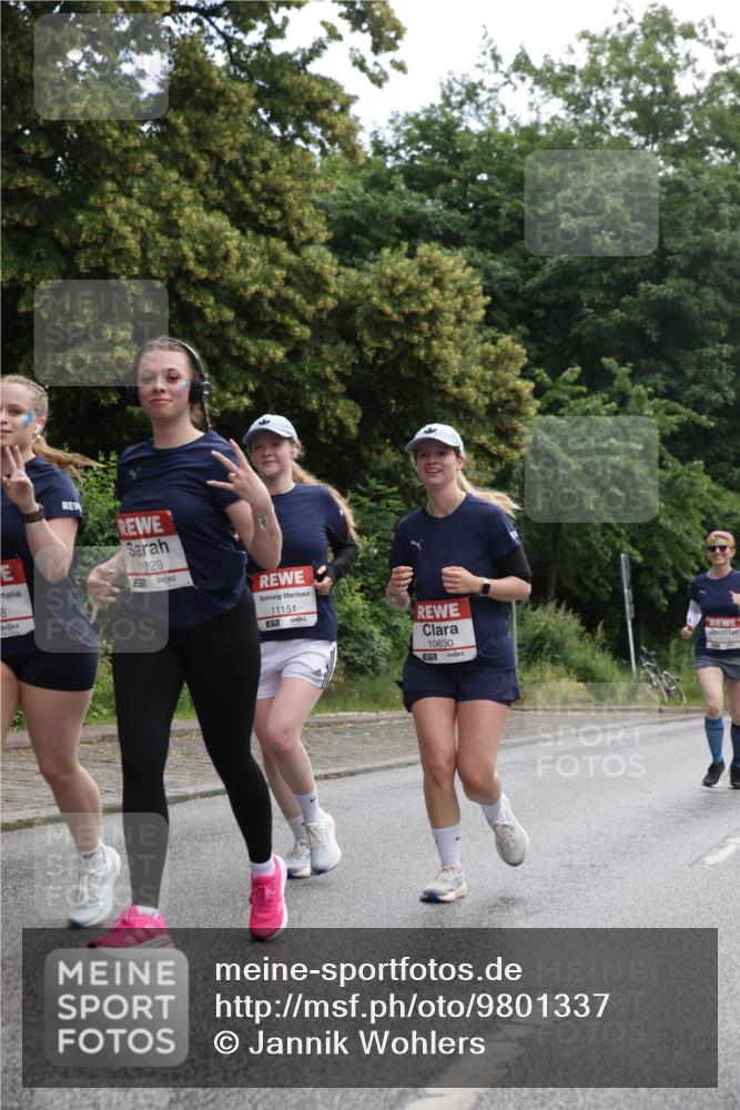 14.06.2026 - REWE Women's Run Jannik Wohlers http://msf.ph/oto/9801337 14.06.2026 10:09:46 Laufen 8, 11029, 11151, 57, 10630 meine-sportfotos.de