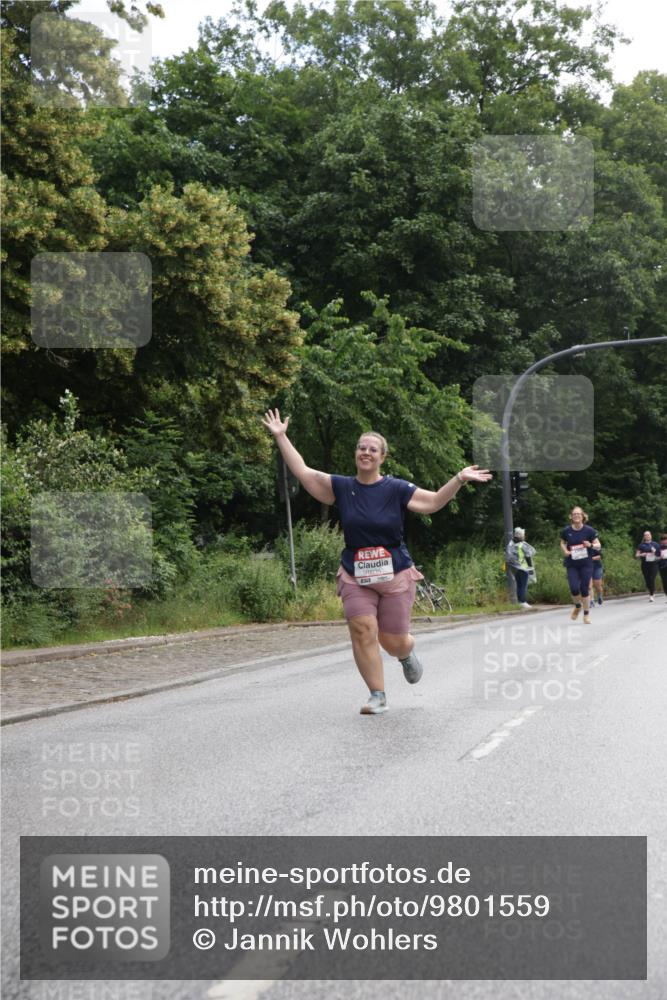 14.06.2026 - REWE Women's Run Jannik Wohlers http://msf.ph/oto/9801559 14.06.2026 10:10:33 Laufen 10035 meine-sportfotos.de