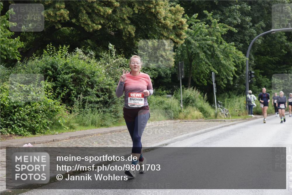 14.06.2026 - REWE Women's Run Jannik Wohlers http://msf.ph/oto/9801703 14.06.2026 10:11:14 Laufen 10456 meine-sportfotos.de