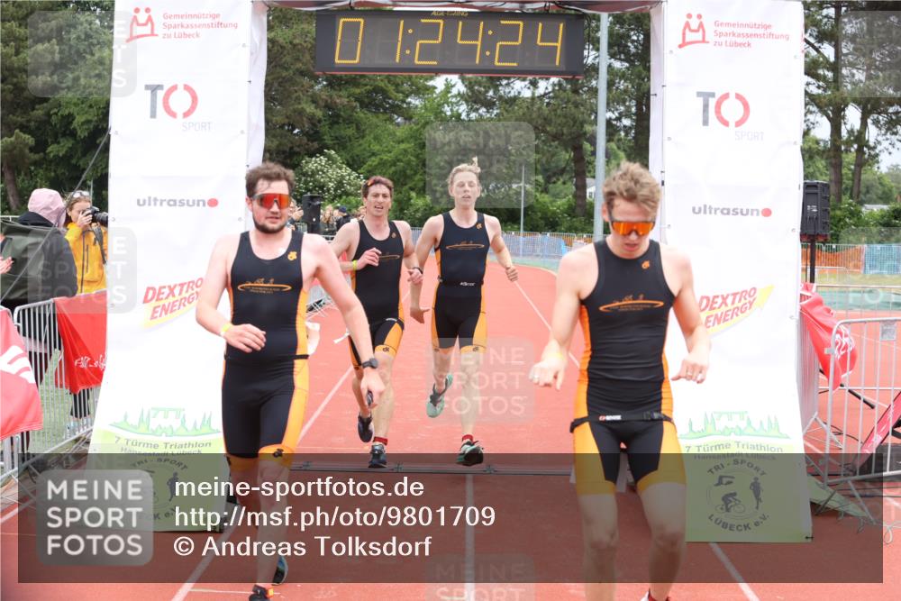 14.06.2026 - 7 Türme Triathlon Andreas Tolksdorf http://msf.ph/oto/9801709 14.06.2026 11:54:24 Ziel 424, 436, 437, 438, 439 meine-sportfotos.de