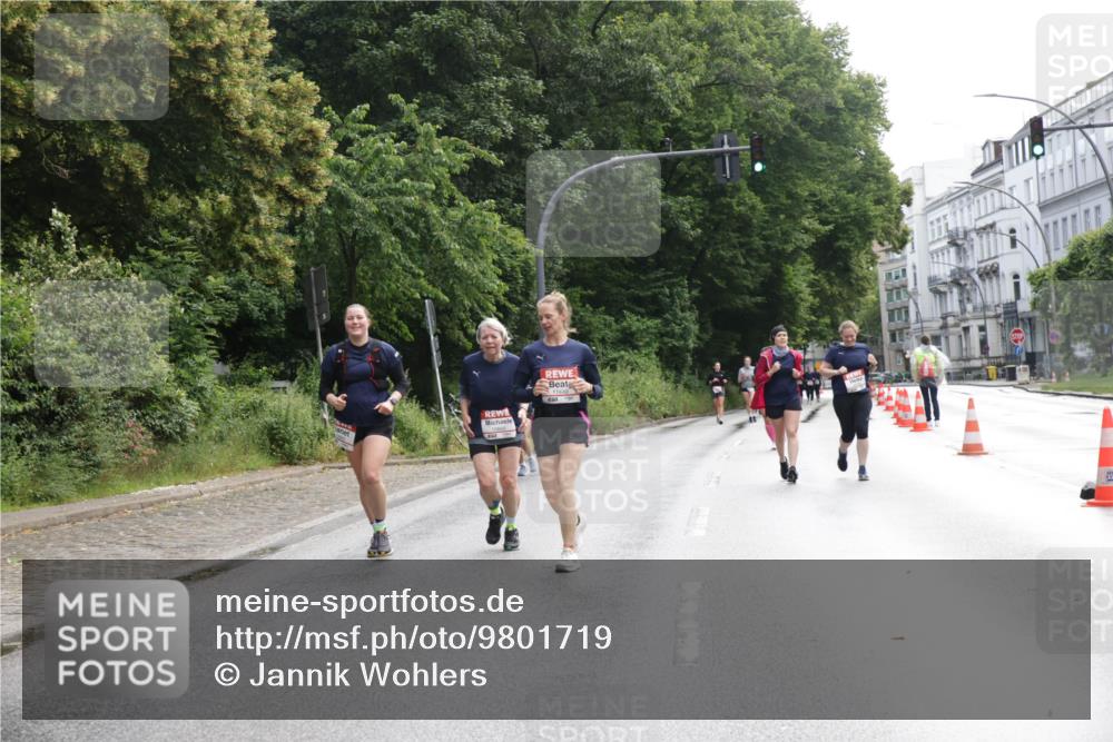 14.06.2026 - REWE Women's Run Jannik Wohlers http://msf.ph/oto/9801719 14.06.2026 10:11:21 Laufen 11449 meine-sportfotos.de