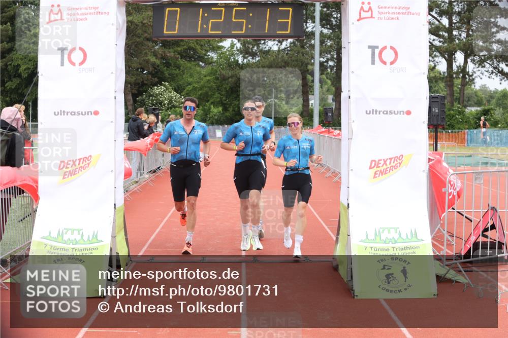 14.06.2026 - 7 Türme Triathlon Andreas Tolksdorf http://msf.ph/oto/9801731 14.06.2026 11:55:13 Ziel 523, 524, 525, 526 meine-sportfotos.de