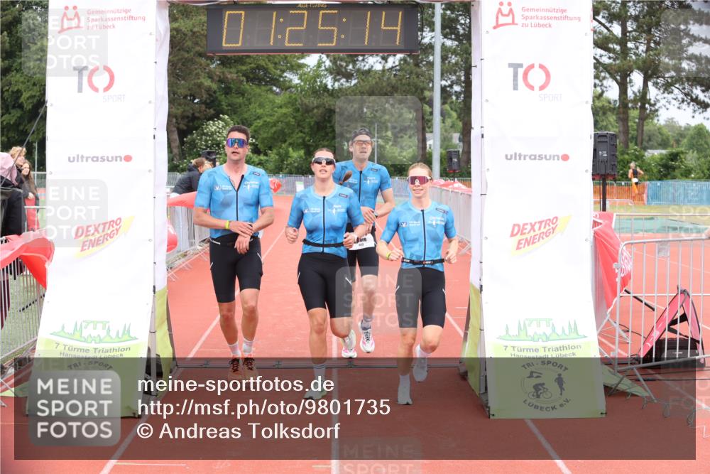 14.06.2026 - 7 Türme Triathlon Andreas Tolksdorf http://msf.ph/oto/9801735 14.06.2026 11:55:13 Ziel 523, 524, 525, 526 meine-sportfotos.de