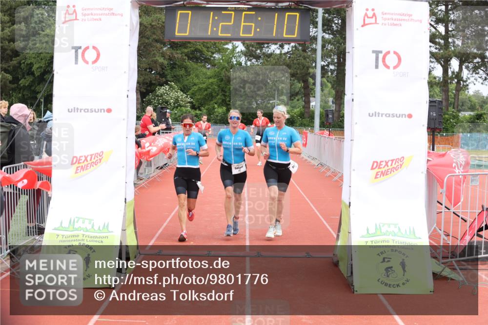 14.06.2026 - 7 Türme Triathlon Andreas Tolksdorf http://msf.ph/oto/9801776 14.06.2026 11:56:09 Ziel 416, 417, 418, 419, 479, 480, 482 meine-sportfotos.de