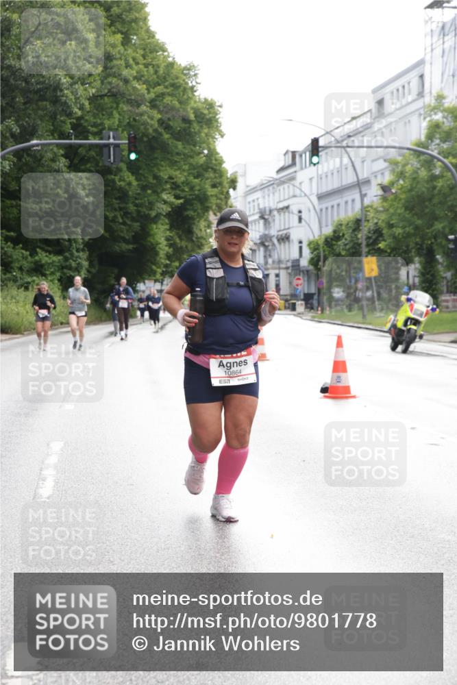 14.06.2026 - REWE Women's Run Jannik Wohlers http://msf.ph/oto/9801778 14.06.2026 10:11:30 Laufen 10864 meine-sportfotos.de