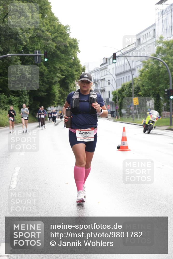 14.06.2026 - REWE Women's Run Jannik Wohlers http://msf.ph/oto/9801782 14.06.2026 10:11:30 Laufen 11, 10864 meine-sportfotos.de