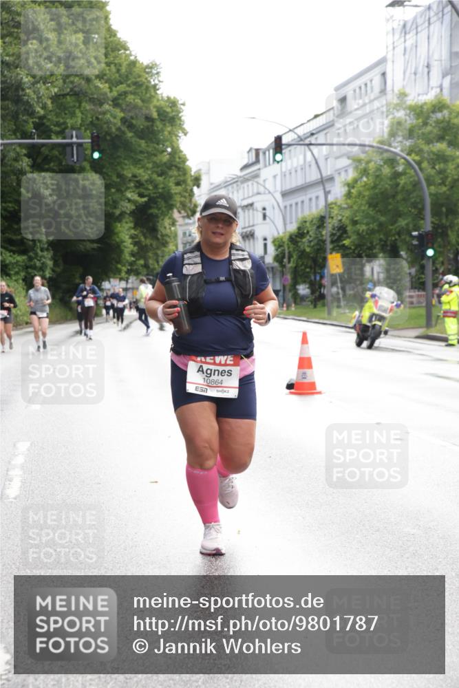 14.06.2026 - REWE Women's Run Jannik Wohlers http://msf.ph/oto/9801787 14.06.2026 10:11:30 Laufen 10864 meine-sportfotos.de