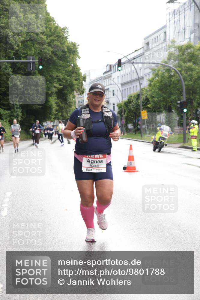 14.06.2026 - REWE Women's Run Jannik Wohlers http://msf.ph/oto/9801788 14.06.2026 10:11:30 Laufen 10864 meine-sportfotos.de