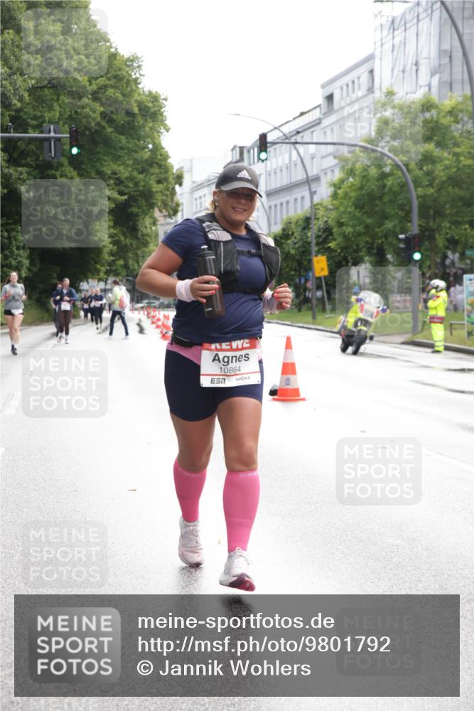 14.06.2026 - REWE Women's Run Jannik Wohlers http://msf.ph/oto/9801792 14.06.2026 10:11:30 Laufen 10864 meine-sportfotos.de