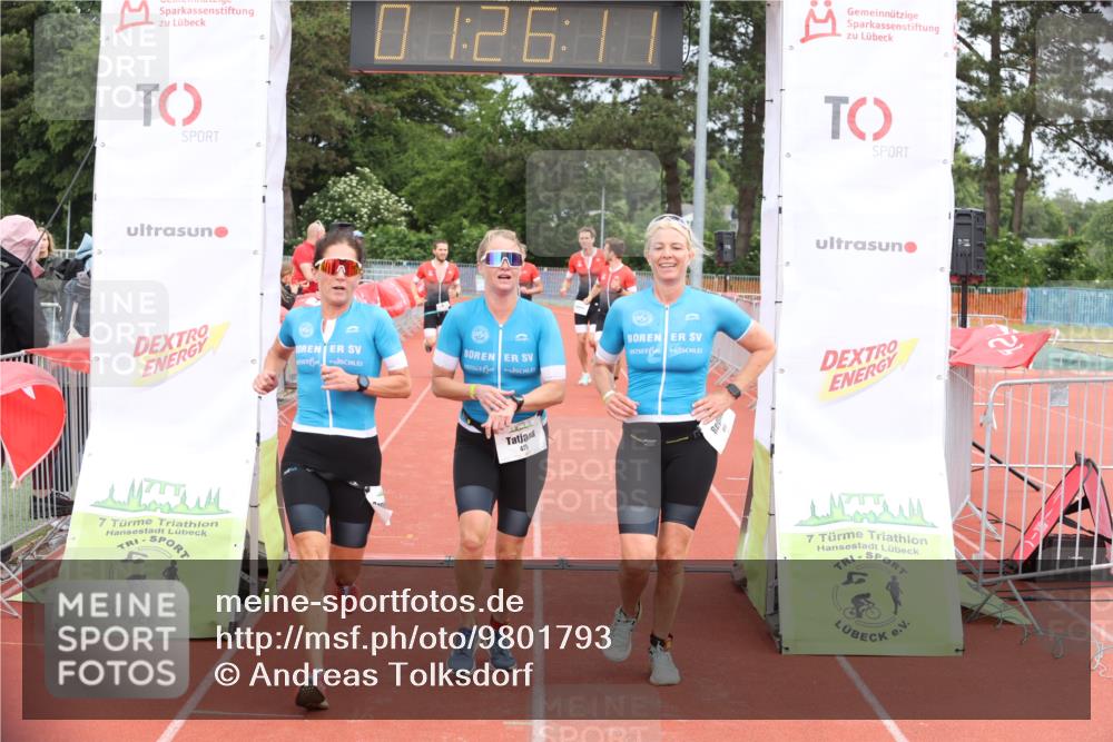14.06.2026 - 7 Türme Triathlon Andreas Tolksdorf http://msf.ph/oto/9801793 14.06.2026 11:56:10 Ziel 416, 417, 418, 419, 479, 480, 482 meine-sportfotos.de