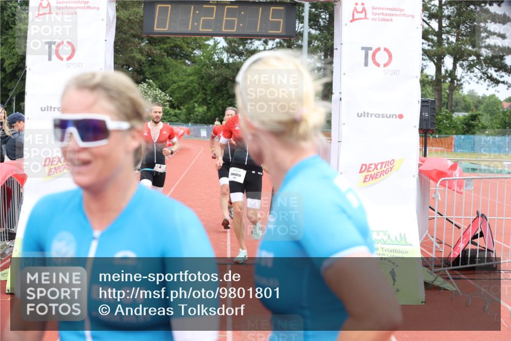 14.06.2026 - 7 Türme Triathlon Andreas Tolksdorf http://msf.ph/oto/9801801 14.06.2026 11:56:14 Ziel 416, 417, 418, 419, 479, 480, 482 meine-sportfotos.de