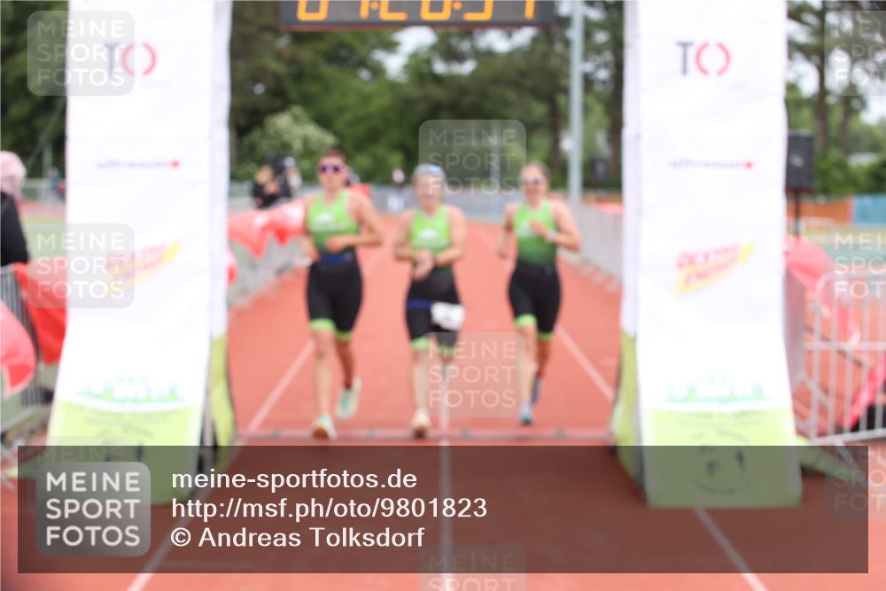 14.06.2026 - 7 Türme Triathlon Andreas Tolksdorf http://msf.ph/oto/9801823 14.06.2026 11:56:32 Ziel 504, 505, 506 meine-sportfotos.de