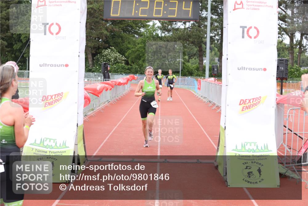 14.06.2026 - 7 Türme Triathlon Andreas Tolksdorf http://msf.ph/oto/9801846 14.06.2026 11:58:34 Ziel 487, 488, 489, 503 meine-sportfotos.de