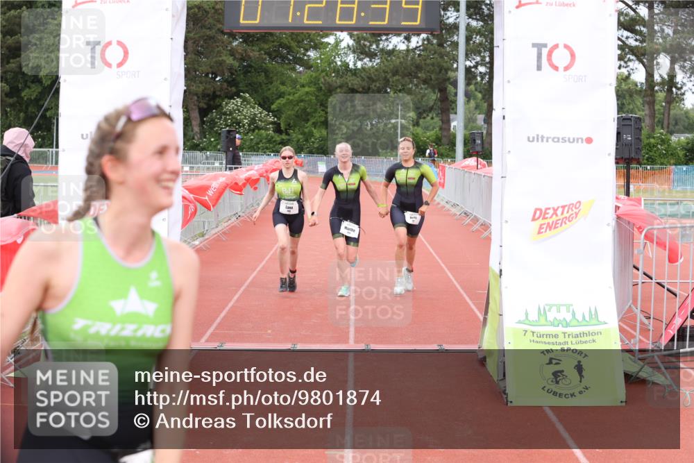 14.06.2026 - 7 Türme Triathlon Andreas Tolksdorf http://msf.ph/oto/9801874 14.06.2026 11:58:38 Ziel 487, 488, 489, 503 meine-sportfotos.de