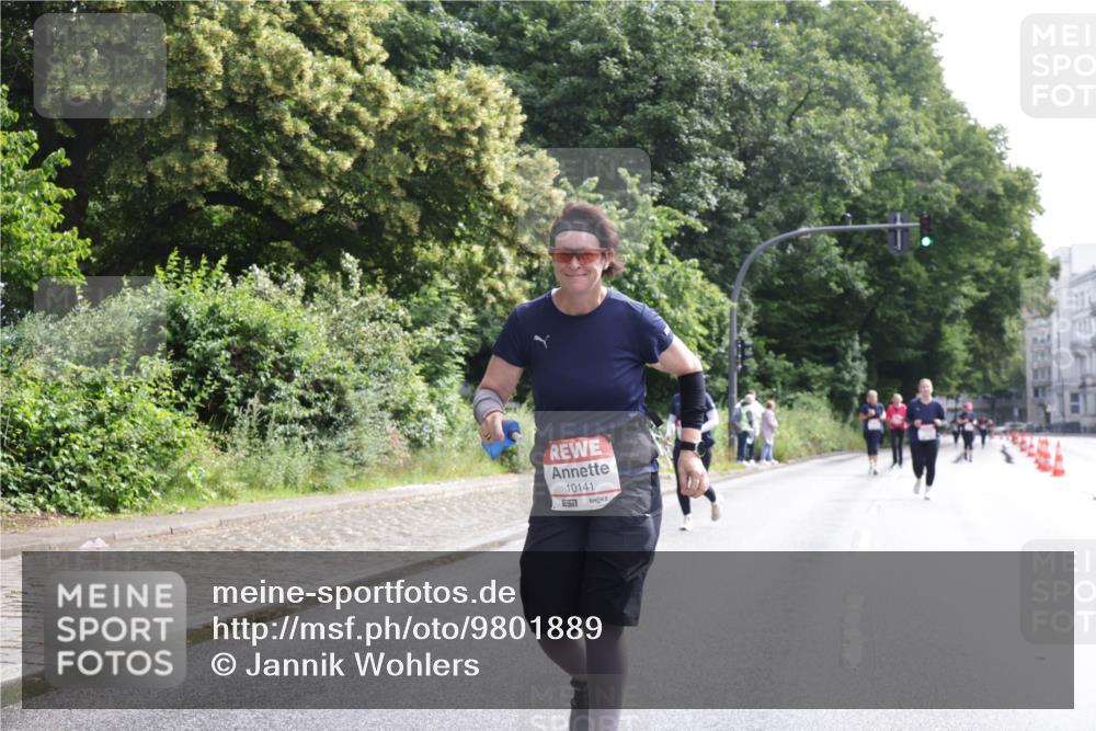 14.06.2026 - REWE Women's Run Jannik Wohlers http://msf.ph/oto/9801889 14.06.2026 10:11:47 Laufen 10141 meine-sportfotos.de
