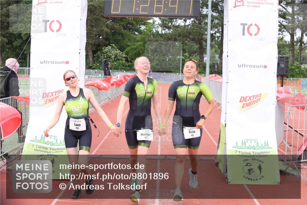 14.06.2026 - 7 Türme Triathlon Andreas Tolksdorf http://msf.ph/oto/9801896 14.06.2026 11:58:41 Ziel 487, 488, 489, 503 meine-sportfotos.de
