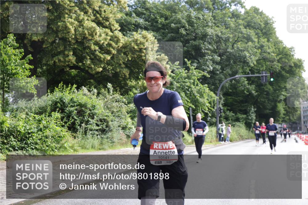 14.06.2026 - REWE Women's Run Jannik Wohlers http://msf.ph/oto/9801898 14.06.2026 10:11:47 Laufen 10141 meine-sportfotos.de