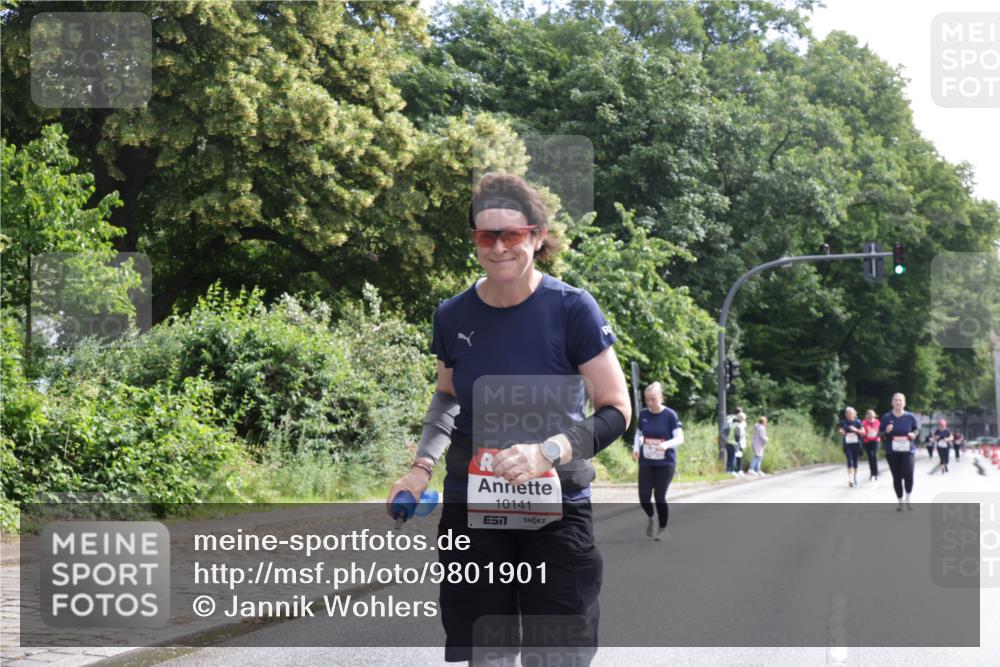 14.06.2026 - REWE Women's Run Jannik Wohlers http://msf.ph/oto/9801901 14.06.2026 10:11:47 Laufen 10141 meine-sportfotos.de