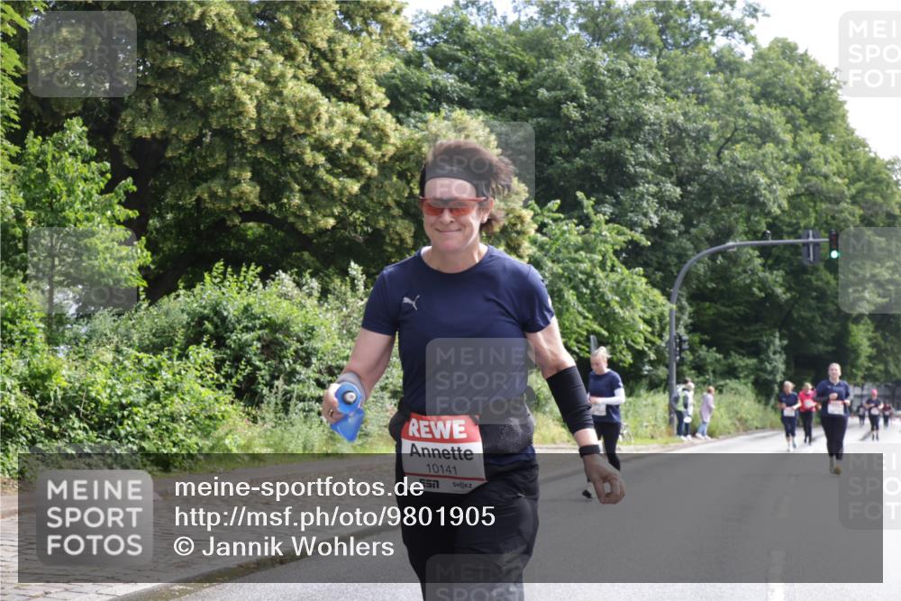 14.06.2026 - REWE Women's Run Jannik Wohlers http://msf.ph/oto/9801905 14.06.2026 10:11:47 Laufen 10141 meine-sportfotos.de