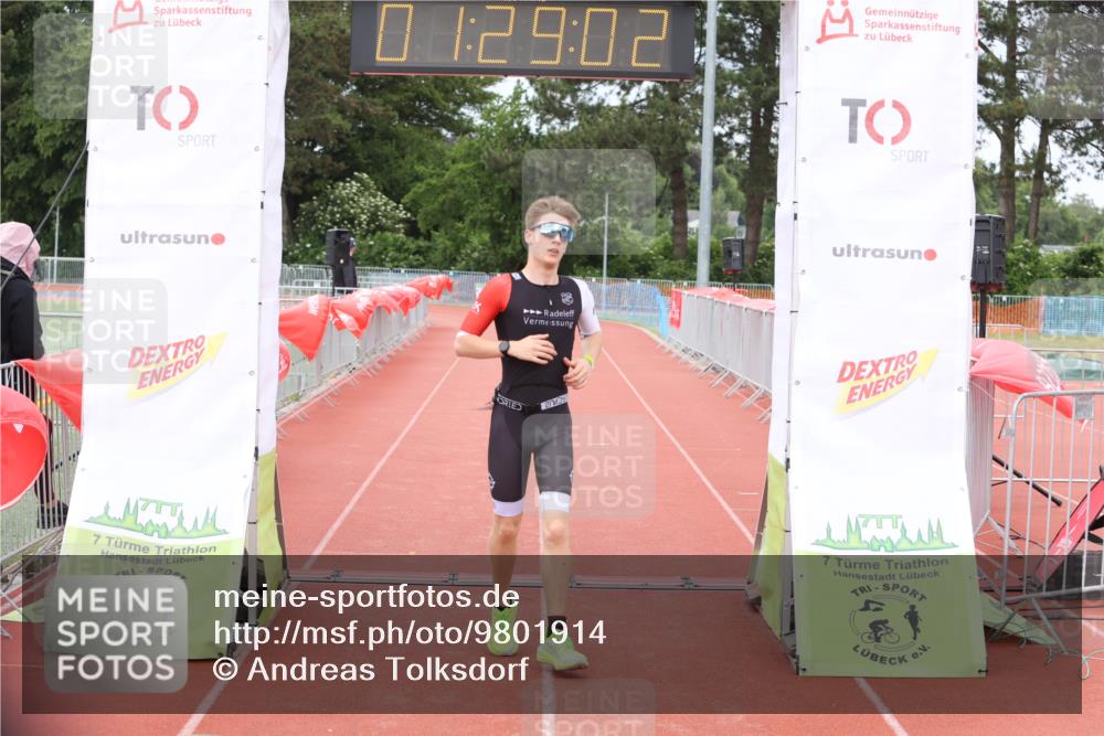14.06.2026 - 7 Türme Triathlon Andreas Tolksdorf http://msf.ph/oto/9801914 14.06.2026 11:59:02 Ziel 413 meine-sportfotos.de