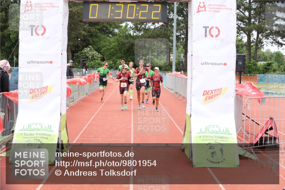 14.06.2026 - 7 Türme Triathlon Andreas Tolksdorf http://msf.ph/oto/9801954 14.06.2026 12:00:21 Ziel 450, 451, 452, 453, 475, 476, 477 meine-sportfotos.de