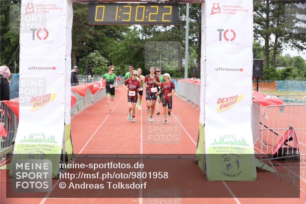 14.06.2026 - 7 Türme Triathlon Andreas Tolksdorf http://msf.ph/oto/9801958 14.06.2026 12:00:21 Ziel 450, 451, 452, 453, 475, 476, 477 meine-sportfotos.de