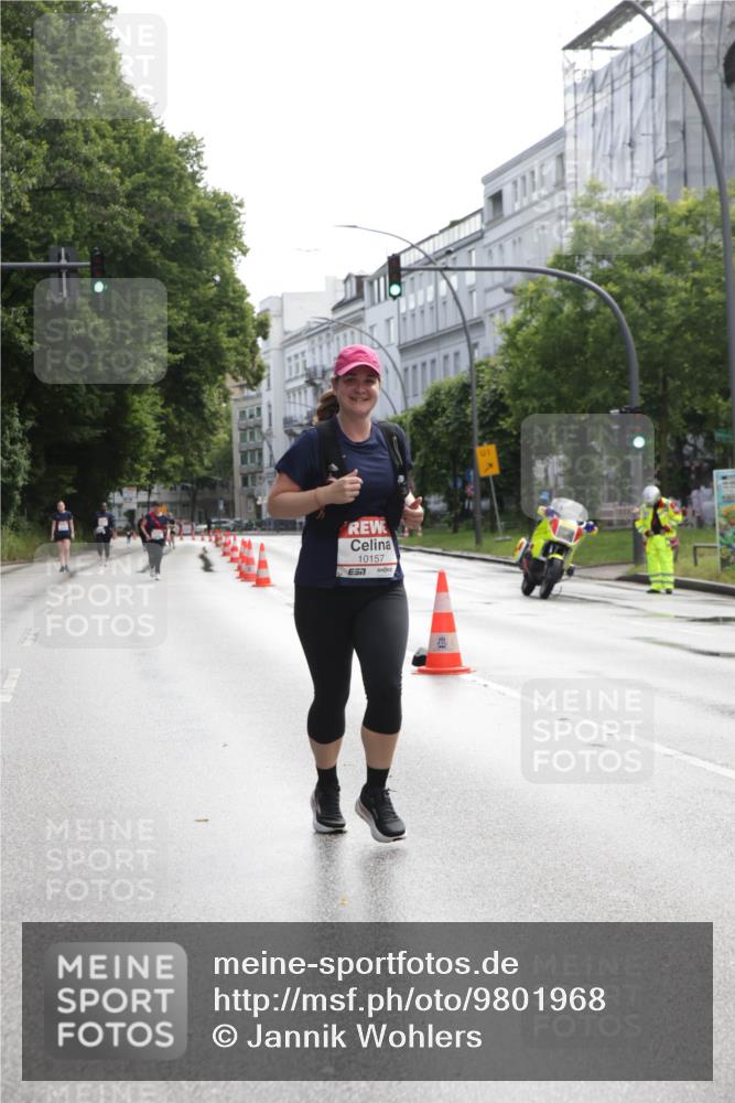 14.06.2026 - REWE Women's Run Jannik Wohlers http://msf.ph/oto/9801968 14.06.2026 10:12:03 Laufen 10157 meine-sportfotos.de