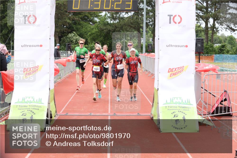 14.06.2026 - 7 Türme Triathlon Andreas Tolksdorf http://msf.ph/oto/9801970 14.06.2026 12:00:23 Ziel 450, 451, 452, 453, 475, 476, 477 meine-sportfotos.de