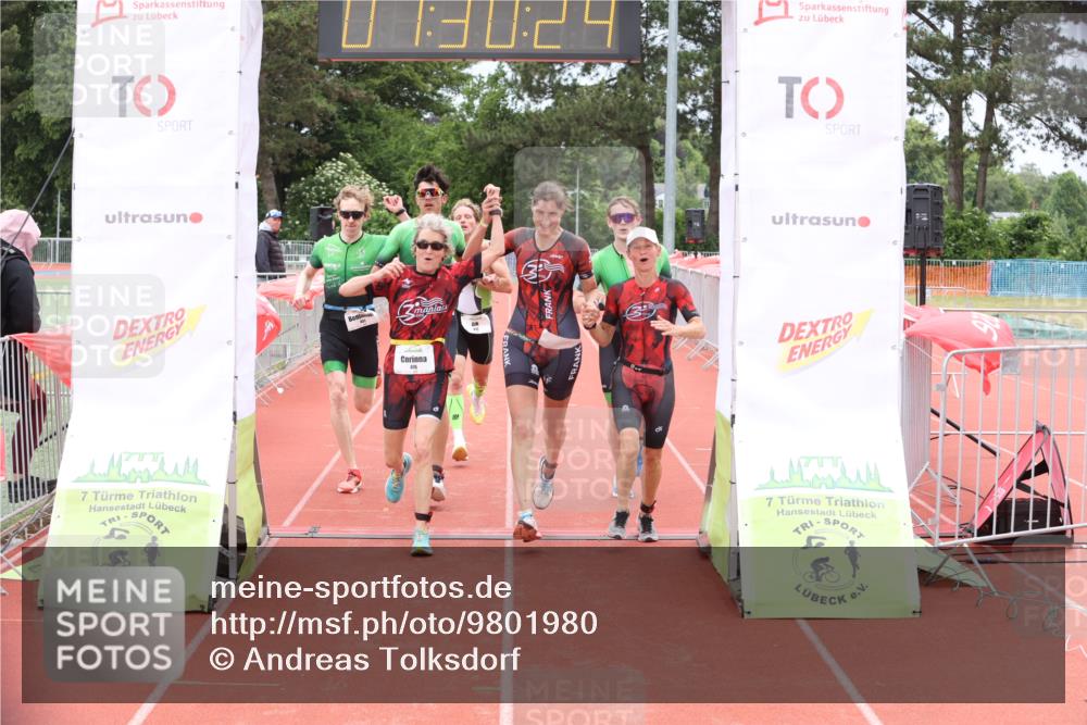 14.06.2026 - 7 Türme Triathlon Andreas Tolksdorf http://msf.ph/oto/9801980 14.06.2026 12:00:23 Ziel 450, 451, 452, 453, 475, 476, 477 meine-sportfotos.de
