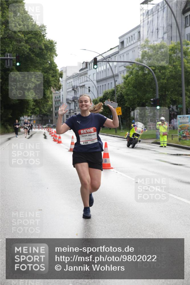 14.06.2026 - REWE Women's Run Jannik Wohlers http://msf.ph/oto/9802022 14.06.2026 10:12:22 Laufen 11394 meine-sportfotos.de