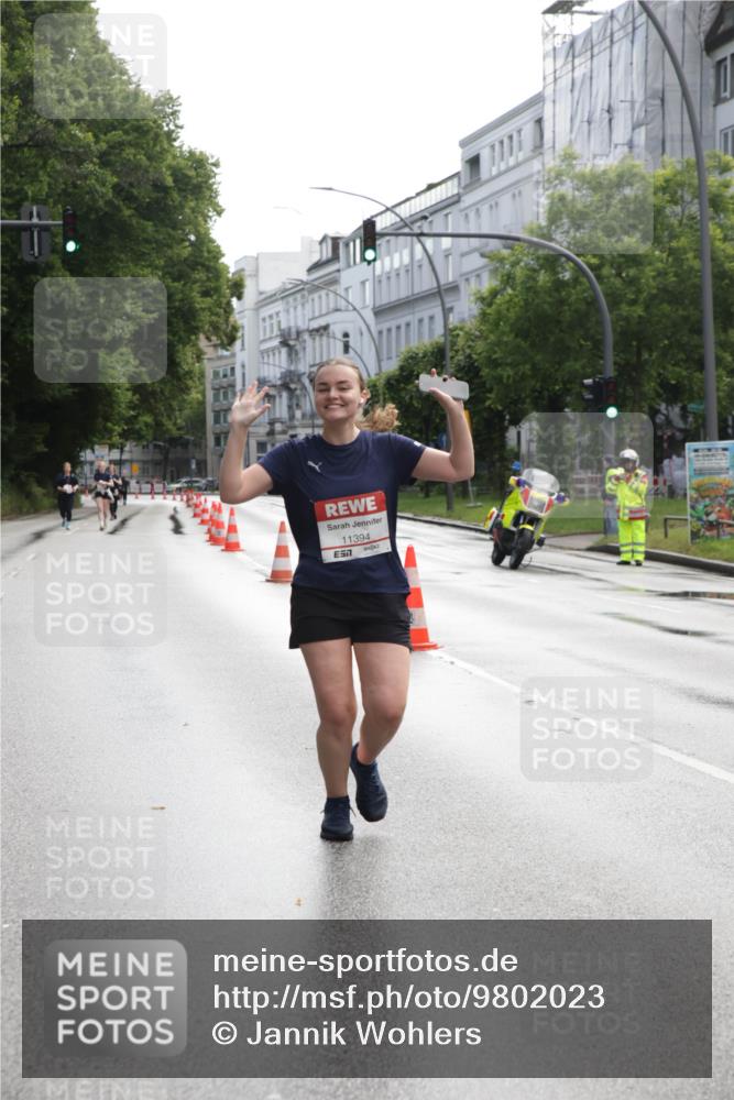 14.06.2026 - REWE Women's Run Jannik Wohlers http://msf.ph/oto/9802023 14.06.2026 10:12:22 Laufen 11394, 57 meine-sportfotos.de