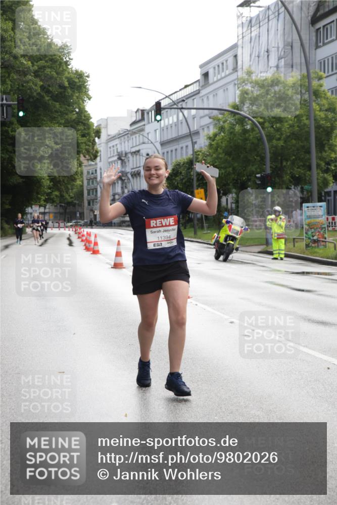 14.06.2026 - REWE Women's Run Jannik Wohlers http://msf.ph/oto/9802026 14.06.2026 10:12:22 Laufen 11394 meine-sportfotos.de