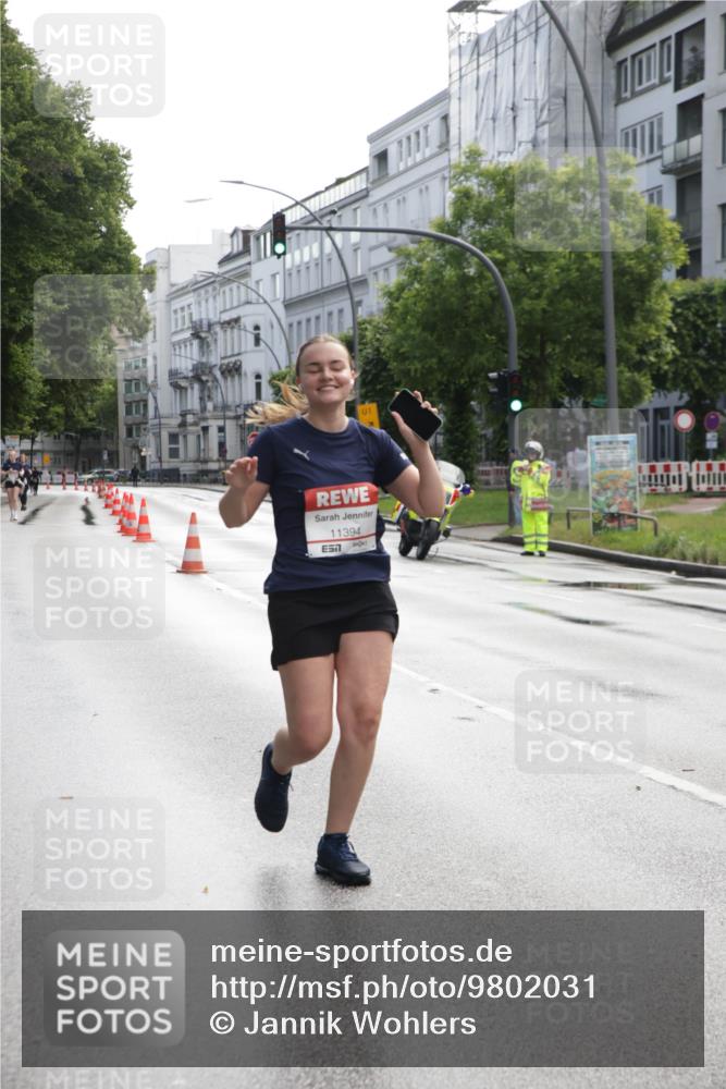 14.06.2026 - REWE Women's Run Jannik Wohlers http://msf.ph/oto/9802031 14.06.2026 10:12:22 Laufen 11394, 7, 01 meine-sportfotos.de