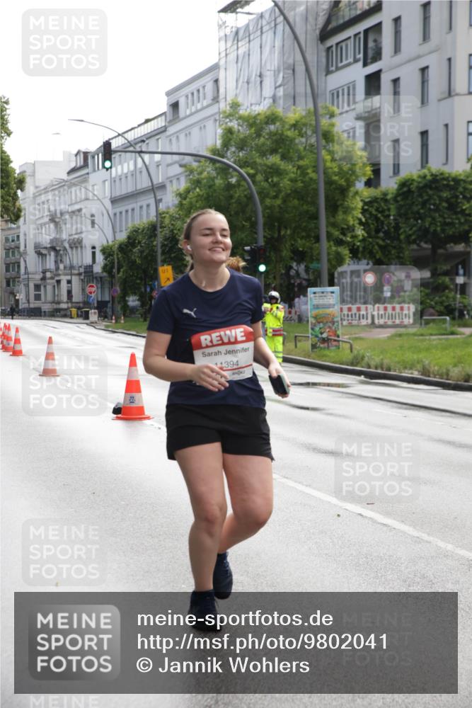 14.06.2026 - REWE Women's Run Jannik Wohlers http://msf.ph/oto/9802041 14.06.2026 10:12:23 Laufen 11394 meine-sportfotos.de